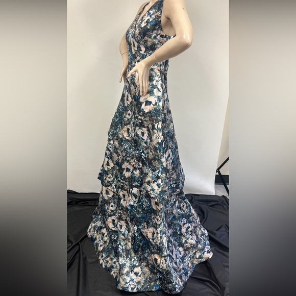 Aidan Mattox shutters sleeveless print double V-Neck long gown - Picture 7 of 14